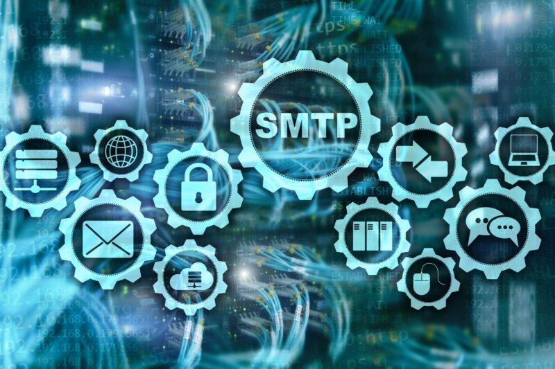 Illustration d'un serveur SMTP et du transfert d'emails sur internet